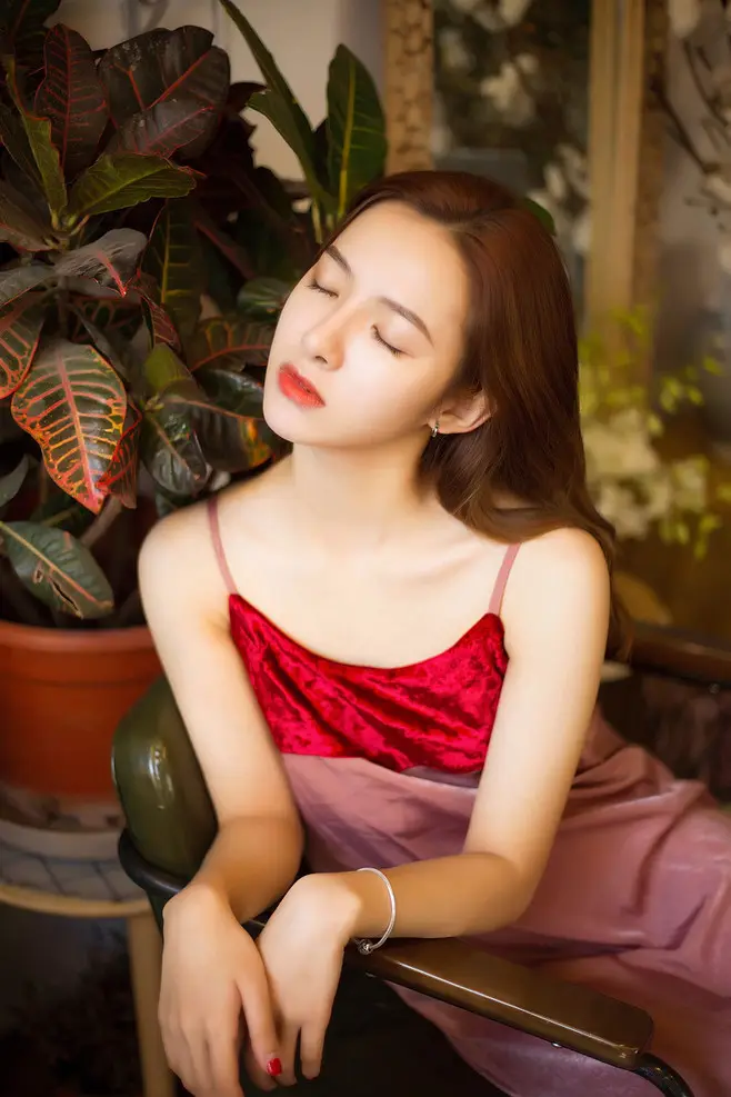 阿拉尔广州高端商务伴游晓雯